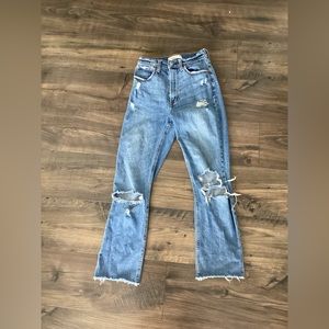 EUC Abercrombie and fitch straight leg high rise jeans Size: women’s 0